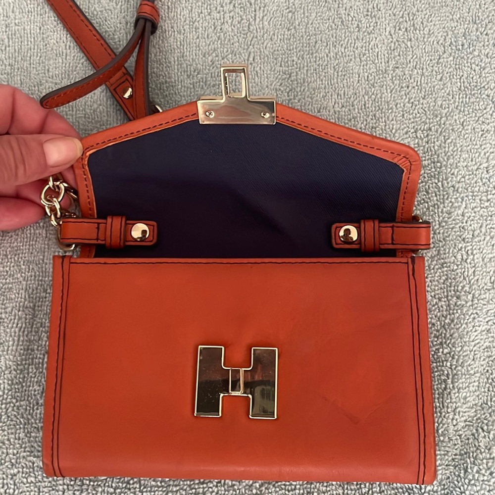 Excellent condition leather Tommy Crossbody in Pumpkin - Picture 6 of 7